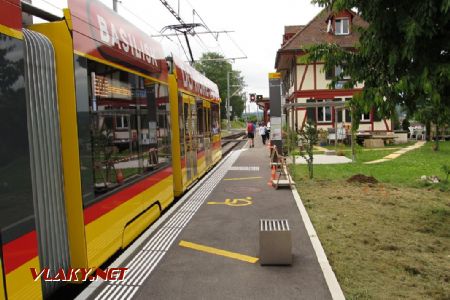 06.06.2018 – Leymen: vyznačení prostoru pro invalidy na nástupišti © Dominik Havel