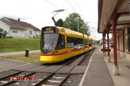 06.06.2018 – Leymen: Stadler Tango BLT přijíždí od Rodersdorfu © Dominik Havel