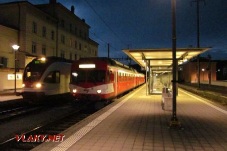 06.06.2018 – Porrentruy: RBDe 566 (č. 222 CJ) z roku 1974 a Flirt SBB © Dominik Havel