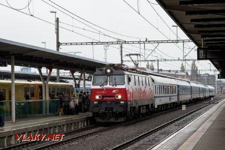 27.10.2018 - Olomouc hl.n.: E4P 09-019, EC 114 © Jiří Řechka