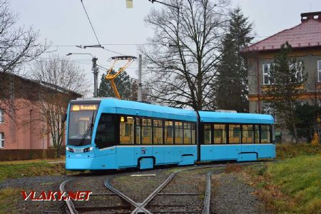 03.11.2018 - Ostrava-Martinov: tramvaj Stadler Tango NF2 nOVA č. 1712 © Václav Vyskočil