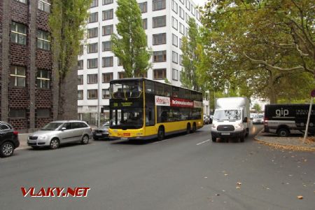 21.09.2018 – Berlín: patrový autobus MAN Lion's City DD na lince 104 © Dominik Havel