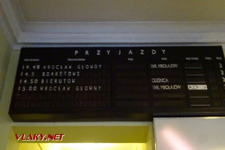 Stanice Wrocław Nadodrze, systém již občas plete písmenka, 12.5.2018 © Jiří Mazal