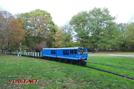 Drážďanská parková dráha, lokomotiva EA02 opouští Hauptbahnhof, 29.9.2018 © Jiří Mazal