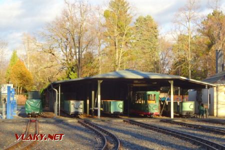 Drážďanská parková dráha, depo u stanice Bahnhof ZOO se zimními vozy, 8.12.2018 © Jiří Mazal