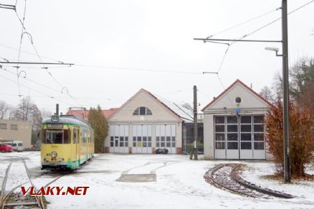 Vozovna s tramvají typu Duewag GT6, 26.1.2019 © Jiří Mazal