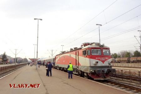 Brašov, lokomotiva ř. 477 s IR do Bukurešti, 8.3.2019 © Jiří Mazal