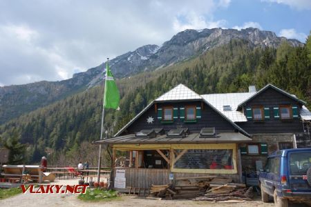 Schneeberg, Kaiserstein (2061 m.n.m.) vyčnieva nad Edelweißhütte, 25.05.2019 © Juraj Földes