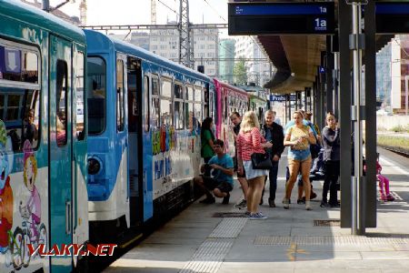 20.08.2019 - Praha hl.n.: Cyklohráček a novináři © Jiří Řechka