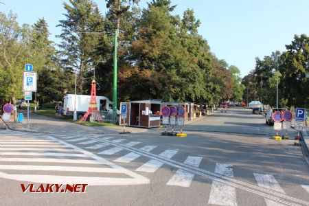 31.08.2019 - Hradec Králové, Tyršův most: vjezd pro vystavovatele s recepcí © PhDr. Zbyněk Zlinský