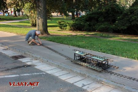 31.08.2019 - Hradec Králové, Smetanovo nábř.: stavba známé mobilní drážky © PhDr. Zbyněk Zlinský