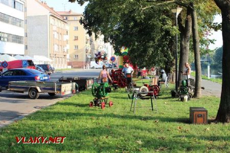 31.08.2019 - Hradec Králové, Smetanovo nábř.: přípravy v sekci stabilních motorů © PhDr. Zbyněk Zlinský