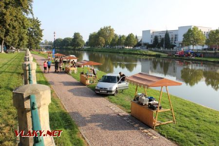 31.08.2019 - Hradec Králové, Smetanovo nábř.: přípravy sekce modelů © PhDr. Zbyněk Zlinský