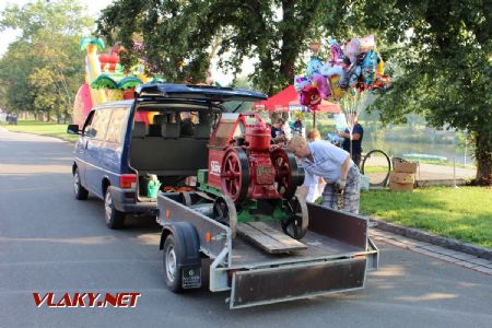 31.08.2019 - Hradec Králové, Smetanovo nábř.: přípravy v sekci stabilních motorů © PhDr. Zbyněk Zlinský