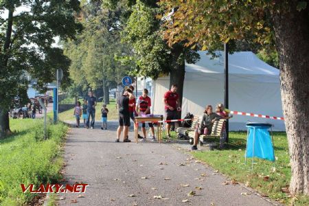 31.08.2019 - Hradec Králové, Smetanovo nábř.: pokladna u Novákových garáží zahajuje provoz © PhDr. Zbyněk Zlinský