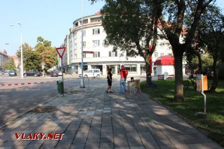 31.08.2019 - Hradec Králové, Smetanovo nábř.: pokladna u vstupu od třídy Karla IV. © PhDr. Zbyněk Zlinský