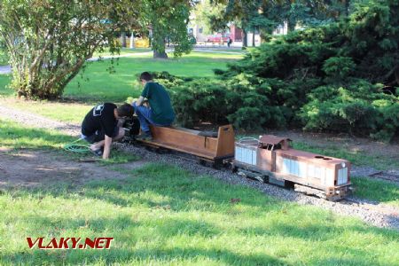 31.08.2019 - Hradec Králové, Smetanovo nábř.: ... přivezl tendr parní lokomotivy na zbrojení vodou © PhDr. Zbyněk Zlinský