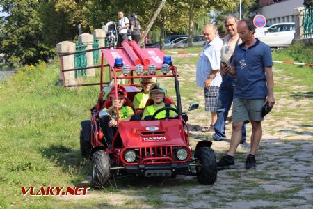 31.08.2019 - Hradec Králové, Eliščino nábř.: hasičská bugina SDH Předměřice nad Labem a její dětská osádka © PhDr. Zbyněk Zlinský