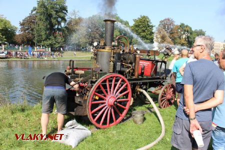 31.08.2019 - Hradec Králové, Eliščino nábř.: jilemnické parní stříkačka z roku 1910 © PhDr. Zbyněk Zlinský