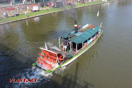 31.08.2019 - Hradec Králové, Tyršův most: parník ''Královna Eliška'' se vrací k přístavišti © PhDr. Zbyněk Zlinský