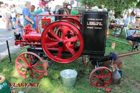 31.08.2019 - Hradec Králové, Smetanovo nábř.: momentka ze sekce stabilních motorů © PhDr. Zbyněk Zlinský