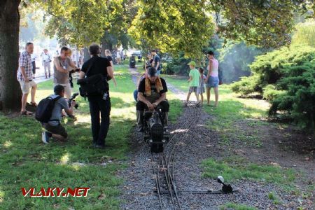 31.08.2019 - Hradec Králové, Smetanovo nábř.: šotouši na Dětské železnici © PhDr. Zbyněk Zlinský