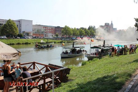 31.08.2019 - Hradec Králové, Smetanovo nábř.: trojice hradeckých parníků na jednom záběru © PhDr. Zbyněk Zlinský