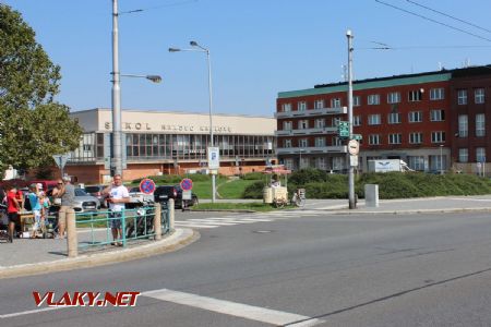 31.08.2019 - Hradec Králové, Tyršův most: cyklozmrzlinář na svém tradičním místě © PhDr. Zbyněk Zlinský