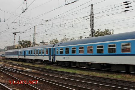 08.10.2019 - Hradec Králové, hl.n.: souprava Ex 10041 Hradec Králové hl.n. – Graz Ostbf–Messe opouští výchozí stanici © PhDr. Zbyněk Zlinský