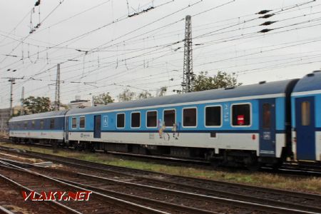 08.10.2019 - Hradec Králové, hl.n.: souprava Ex 10041 Hradec Králové hl.n. – Graz Ostbf–Messe opouští výchozí stanici © PhDr. Zbyněk Zlinský