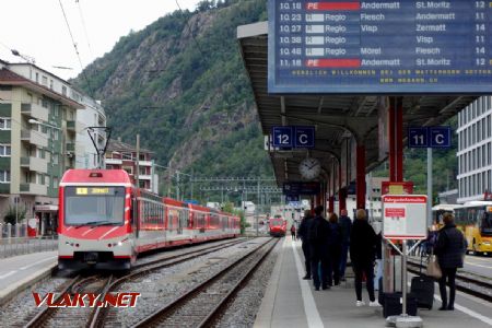 Brig, stanica MGB, náš regionálny vlak do Zermattu pôjde o 10:27, 10.9.2019 © Juraj Földes