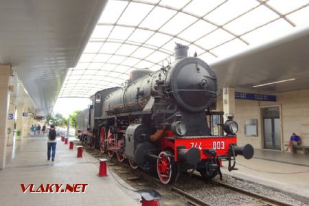 Cagliari, pomník lokomotivy 744.003, 4.7.2019 © Jiří Mazal