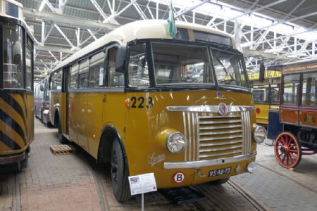 Muzeum Rotterdam: autobus švýcarské provenience, 12. 10. 2019 © Libor Peltan
