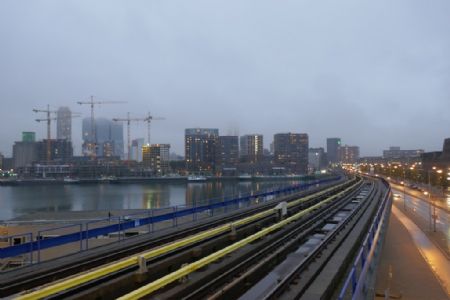 Rotterdam: atmosféra stanice metra Maashaven, 12. 10. 2019 © Libor Peltan