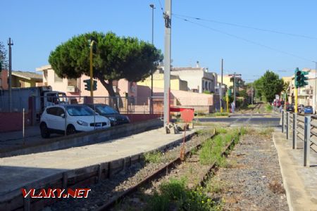 Cagliari, spojovací kolej mezi tramvají a úzkokolejkou, 10.7.2019 © Jiří Mazal