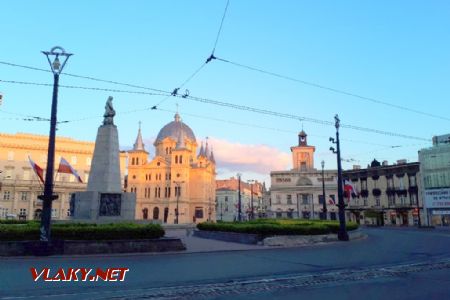 Lodž: Plac Wolności a vzadu počátek Piotrkowské ulice © Tomáš Kraus, 7.5.2019