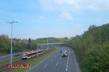 Gdaňsk: Pesa ve stoupání před zastávkou Odrzanska © Tomáš Kraus, 10.5.2019