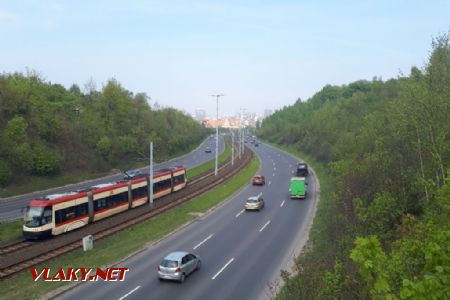 Gdaňsk: Pesa ve stoupání před zastávkou Odrzanska © Tomáš Kraus, 10.5.2019