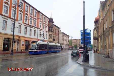 Bydhošť: Tříčlánková Pesa Swing cestou k nádraží © Tomáš Kraus, 12.5.2019