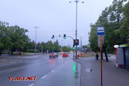 Toruň: Zastávka autobusu před mostem Piłsudskiego © Tomáš Kraus, 12.5.2019