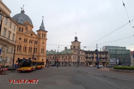 Lodž: Autobus MHD na náměstí plac Wolności © Tomáš Kraus, 13.5.2019