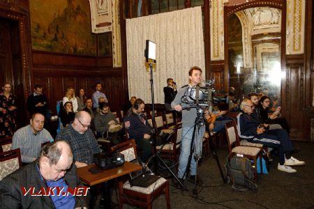 18.12.2019 - Praha hl.n., Vládní salonek: soustředěné publikum © Jiří Řechka