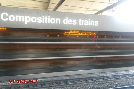 Nîmes: Vlak TER do Avignonu zastaví v sektorech U až Y © Tomáš Kraus, 23.7.2019