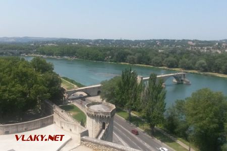 Avignon: Pohled na slavný most z parku © Tomáš Kraus, 23.7.2019