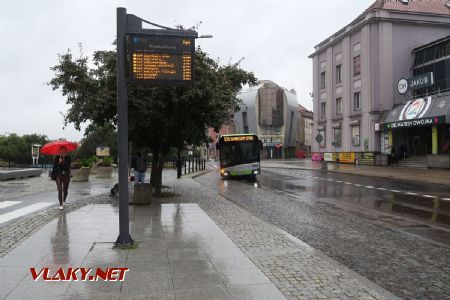 05.07.2019 – Olsztyn: autobus Solaris Urbino 12 z roku 2016 dopravce Irex&Meteor přijíždí do zastávky Wysoka brama © Dominik Havel