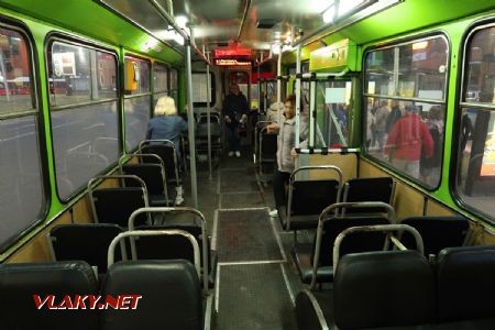 05.07.2019 – Kaunas: interiér trolejbusu typu Škoda 14Tr z roku 1995 ve zcela původní podobě a pokročilém stupni rozkladu © Dominik Havel