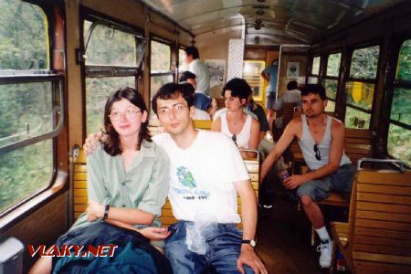 Časť našej „výpravy“ vo vlaku Bieszczadskej úzkokoľajky, 2002 © Peter Popovec