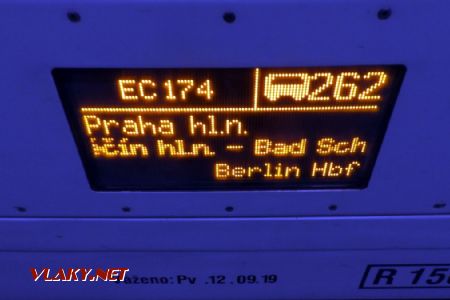 25.05.2020 - Dresden Hbf: na informačním panelu vozu 262 je číslo jen jedno © Helmut Böhme