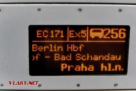 26.05.2020 - Praha hl.n.: vlakový informační panel © Jiří Řechka