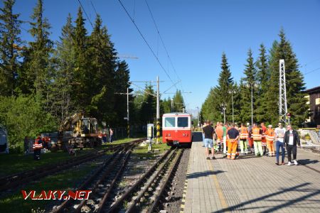 405.952 doviezla vlak Os 8008 do železničnej stanice Štrbské Pleso, začína sa výluka, 6.7.2020